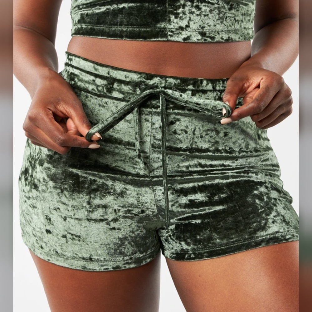 🆕Buffbunny Collection Frozen Shorts Women’s Sz XS